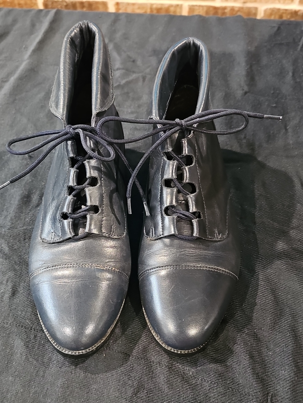 Women’s Navy Lace-Up Leather Ankle Booties Size 8